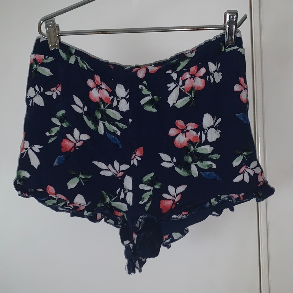 Forever 21 Ruffle Lace Trim Bottom